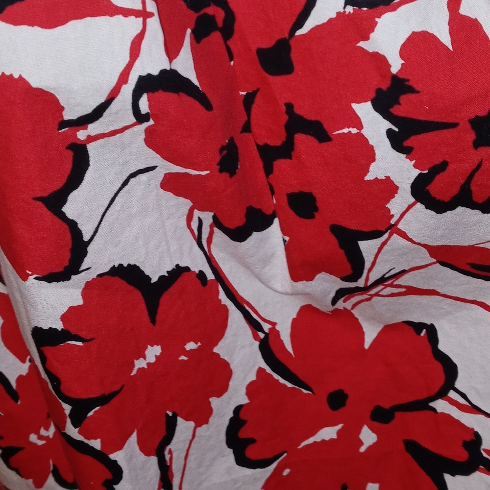 Signature by Robbie Bee Skirt Size 6P White Red Black Floral Pleats Zipper - Picture 10 of 12
